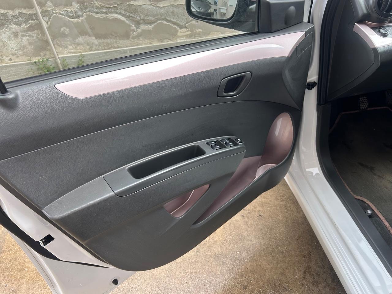Chevrolet Spark 1.0 GPL Eco Logic Pink Lady Special Edition