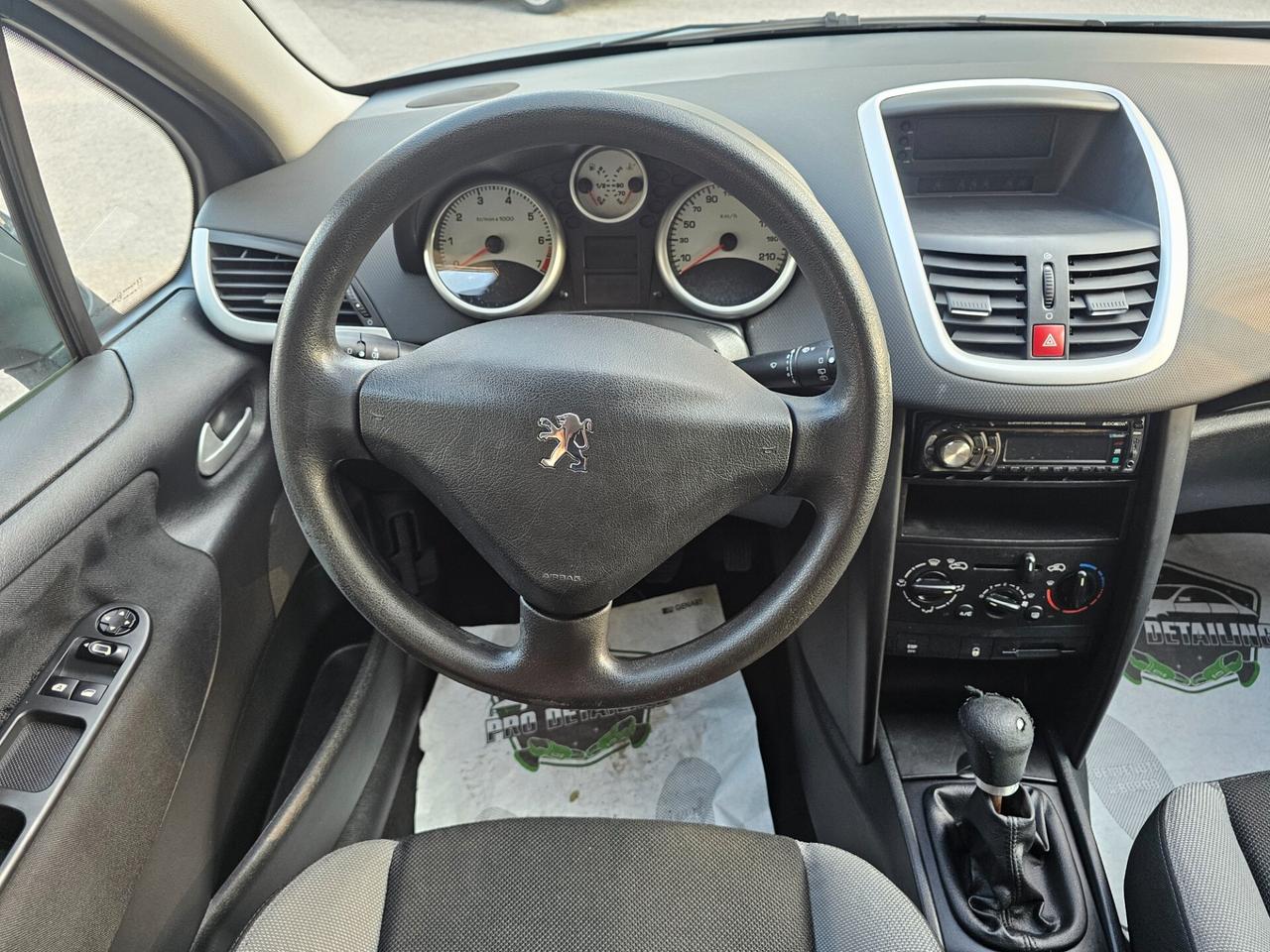 Peugeot 207 1.4 8V 75CV 5p. GPL