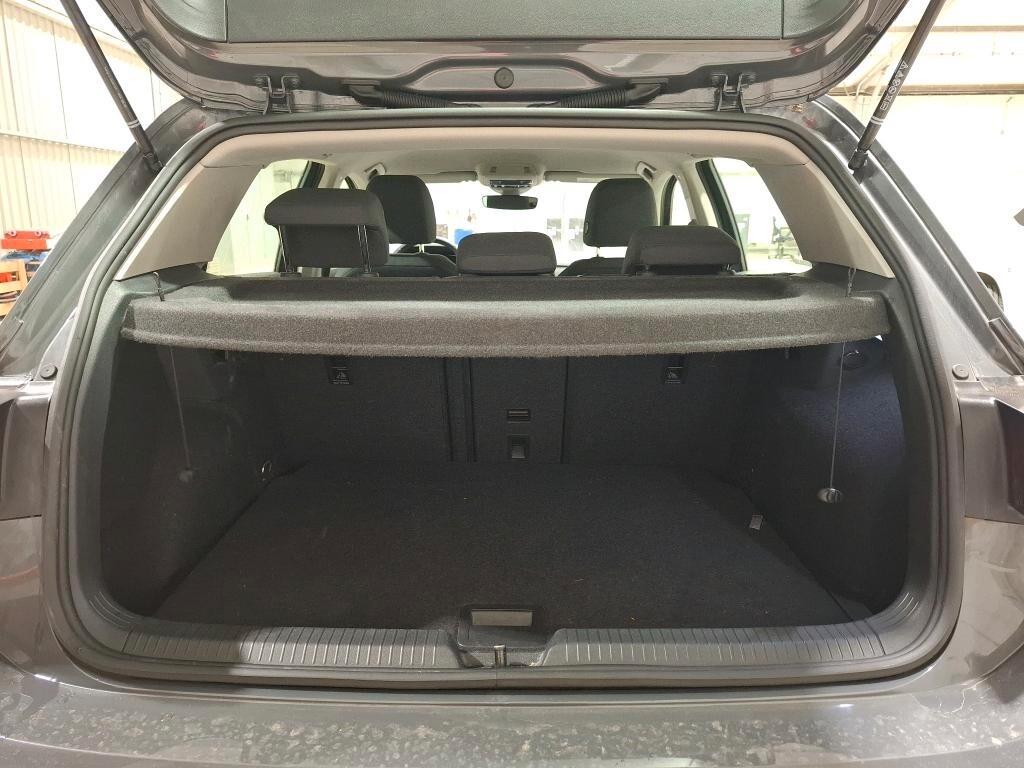 VOLKSWAGEN GOLF 8 2.0 TDI 115CV DSG SCR LIFE BUSINESS ( FARI LED - DIGITAL COCKPIT - AMBIENT LIGHTS - ADAPTIVE CRUISE - CLIMA TRIZONA - NAVI - APP CONNECT - PARK PILOT - TELECAMERA POST. )
