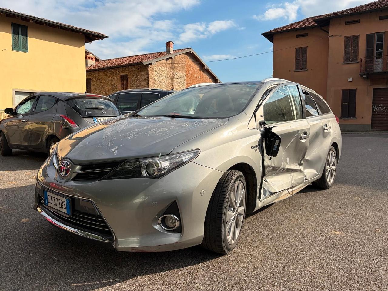 Toyota Auris Touring Sports 1.8 Hybrid Lounge
