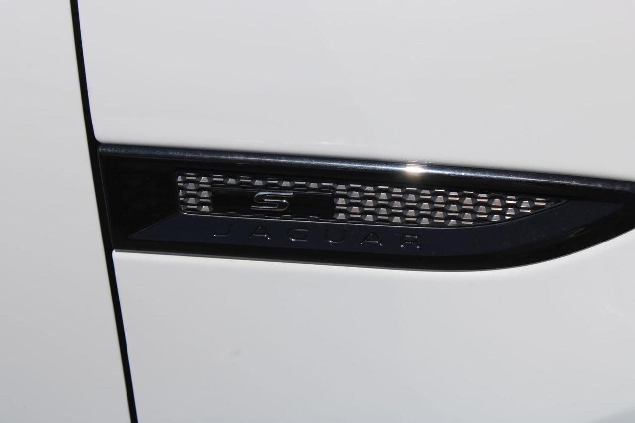 Jaguar E-Pace Tua A SOLI 318€ al mese Anticipo Zero