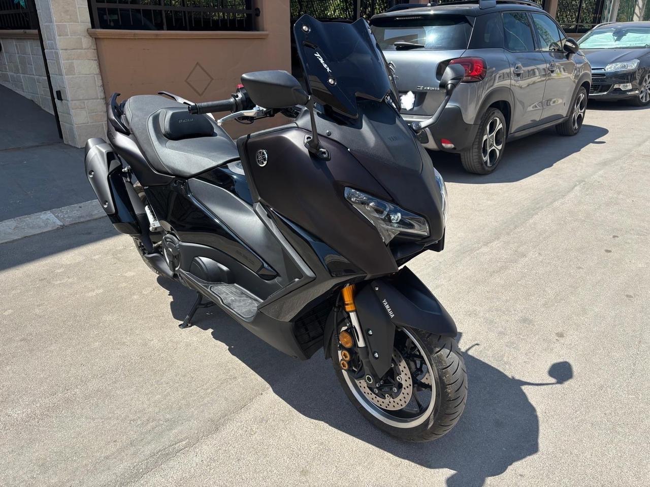 Yamaha T Max 560 TECH MAX DARK MAGMA