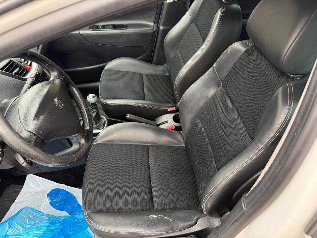 Peugeot 207 1.6 8V HDi 112CV allure