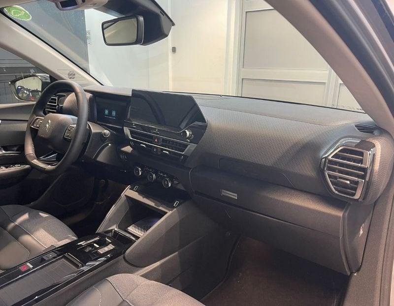 Citroën e-C4 motore elettrico 136 CV Shine