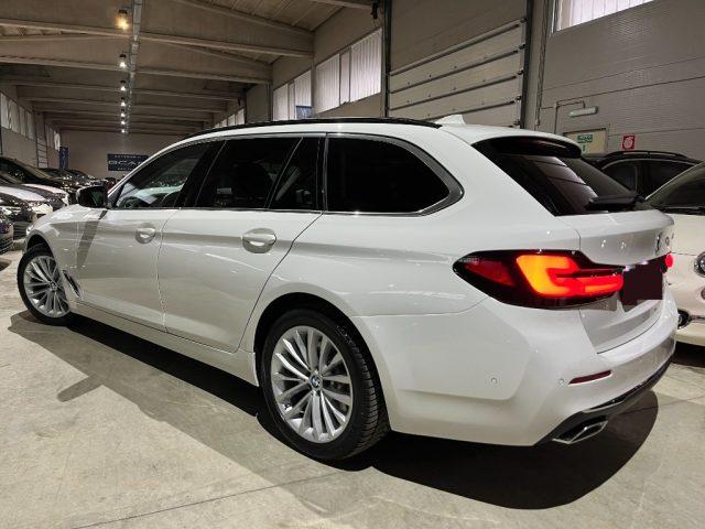 BMW 520 d 48V Touring Luxury /NAVI/PELLE/PARK/TELECAM/LED