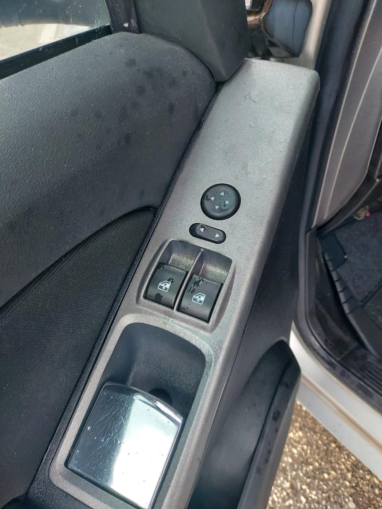 Lancia MUSA 1.3 Mjt 95 CV 5th Avenue 2012