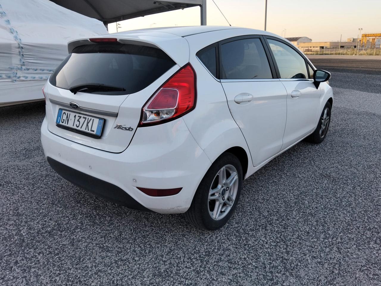 Ford Fiesta 1.5 TDCi 75CV 5P Titanium