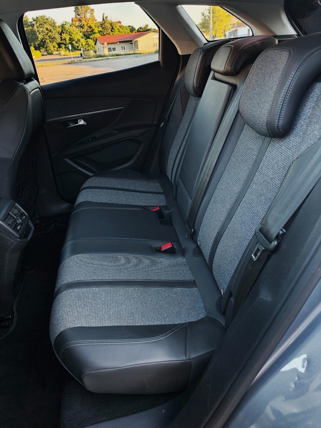 Peugeot 3008 1.2 Allure | 163.000 km Garanzia 12 Mesi