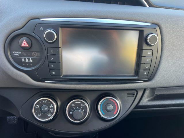 TOYOTA Yaris 1.4 D-4D 5 porte Lounge 1 PROP AUTO X NEOPATENTATI