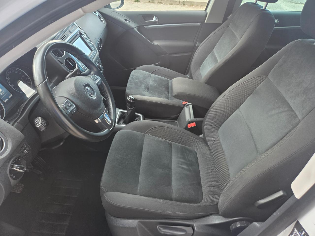 VW TIGUAN 2.0 TDI ANNO 2015 NAVI PARK ASSIST KMCERTIF