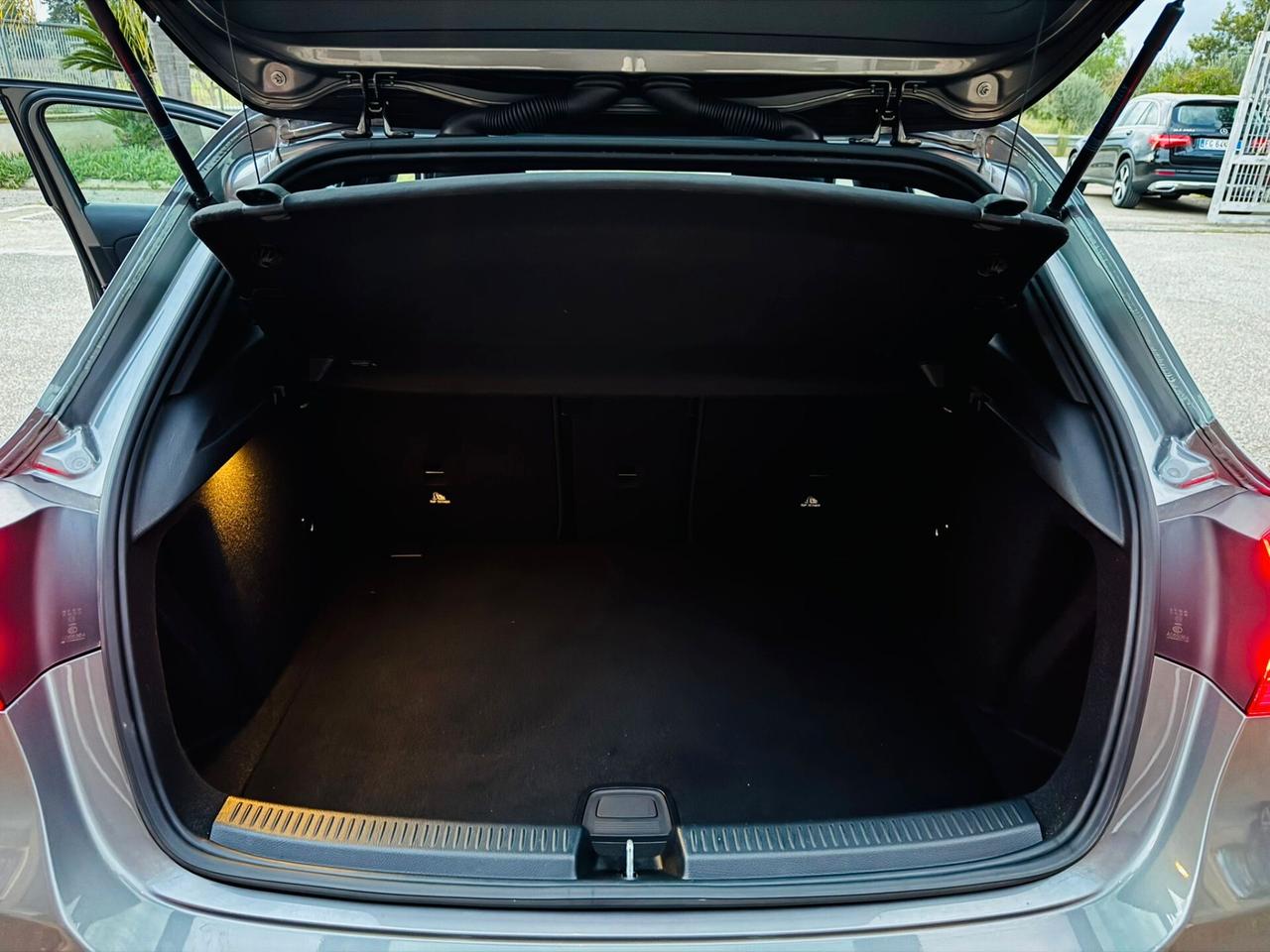 Mercedes-benz A 180d Automatic Sport Led Ambient