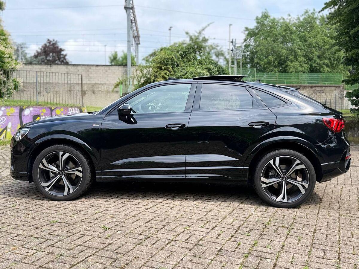 Audi Q3 Sportback 35 1.5 tfsi Identity Black s-tronic