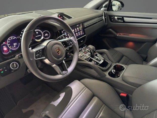 PORSCHE Cayenne Coup 3.0 V6 E-Hybrid Platinum E