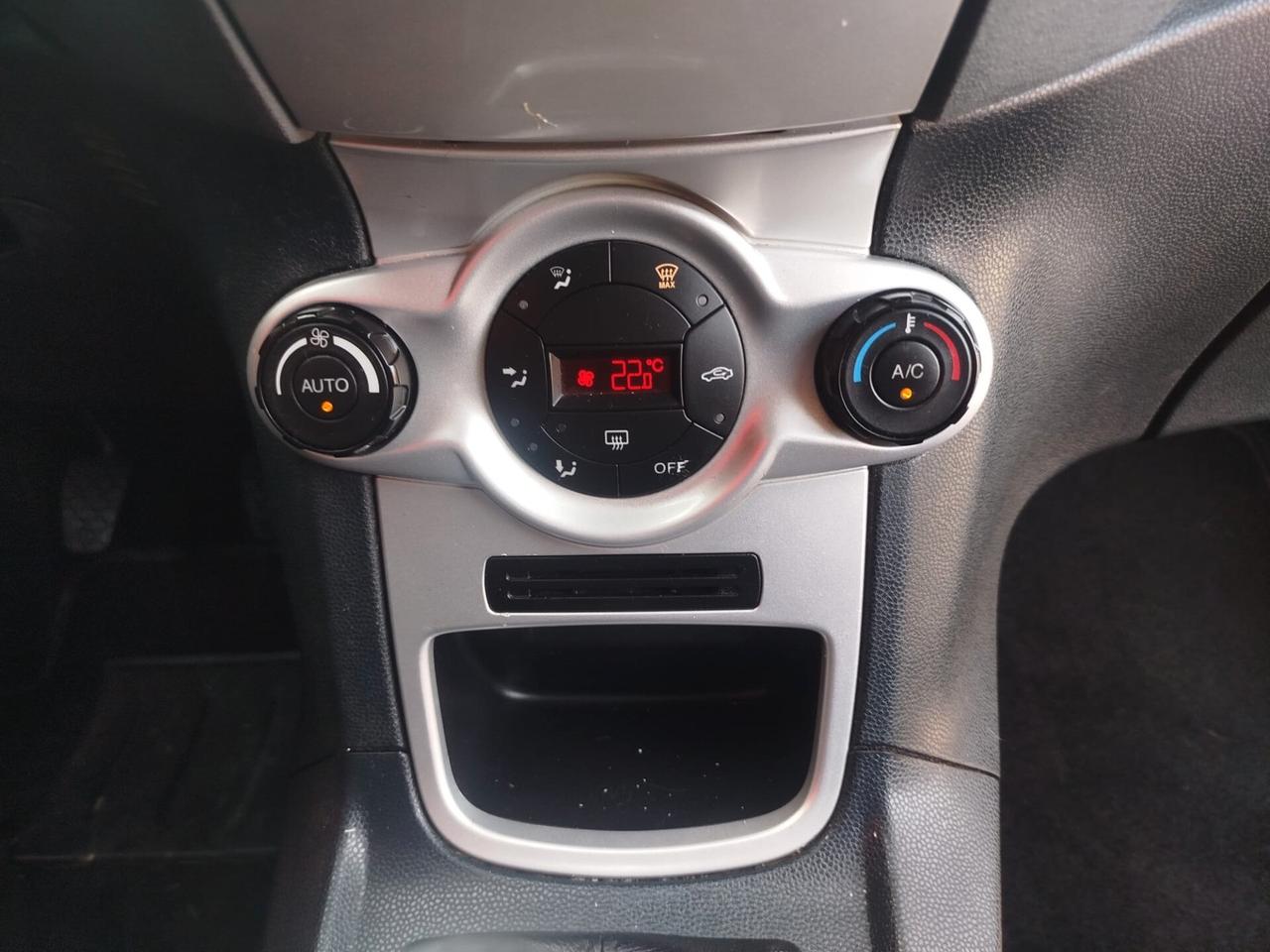 Ford Fiesta 1.4 BENZ/ GPL DI SERIE