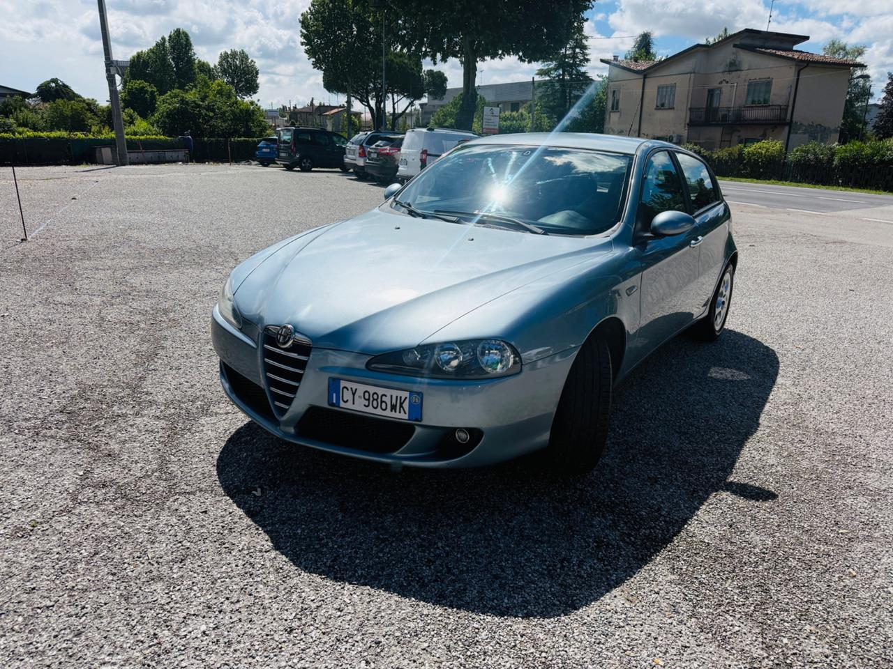 Alfa Romeo 147 1.6 B/GPL 16V Distinctive