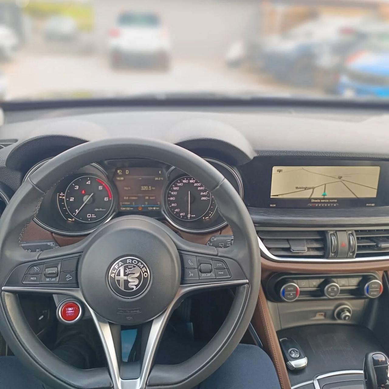 Alfa Romeo Stelvio Q4 210CV