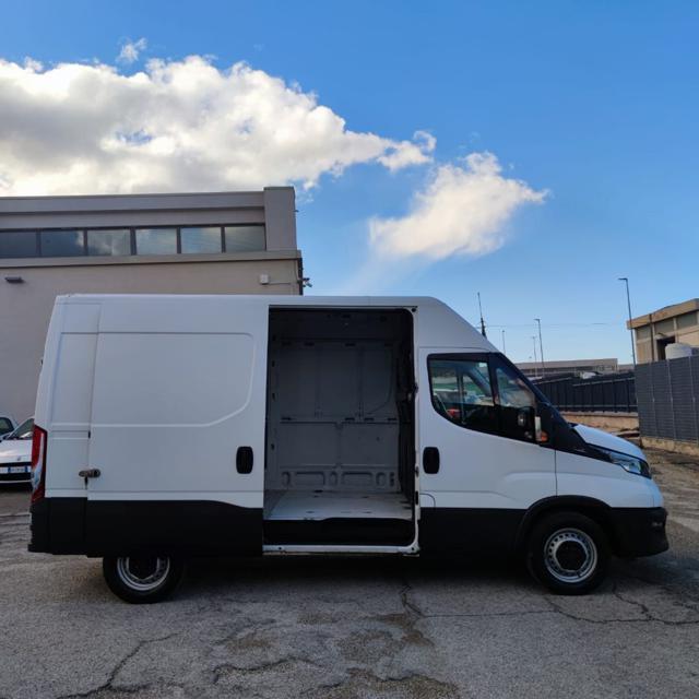 IVECO DAILY 35S12 VH2 FURG.PASSO MEDIO/CORTO 3 PTI-2020