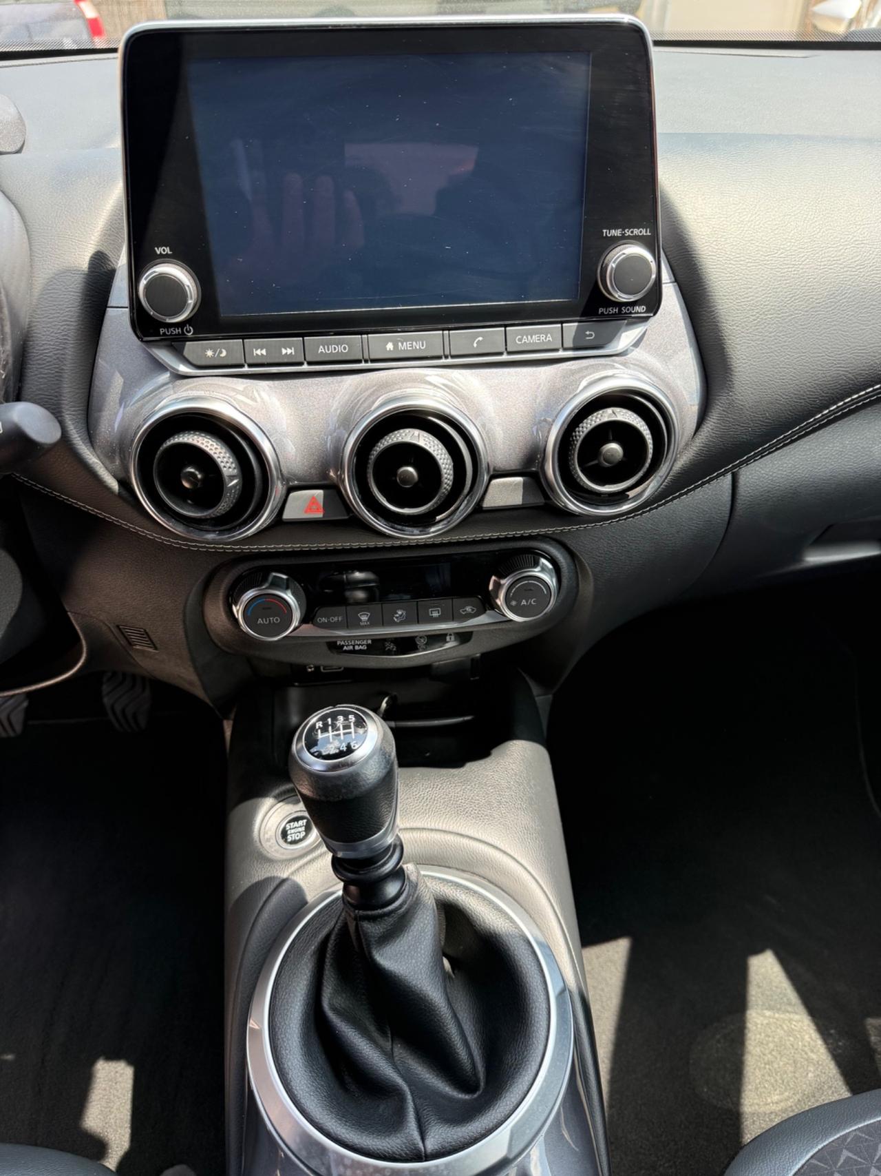 Nissan Juke 1.0 DIG-T 114 CV N-Connecta