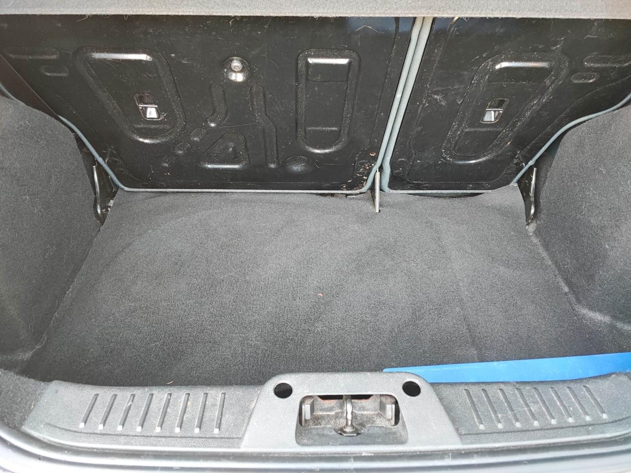 Ford Fiesta 1.2 5 porte uni-pro