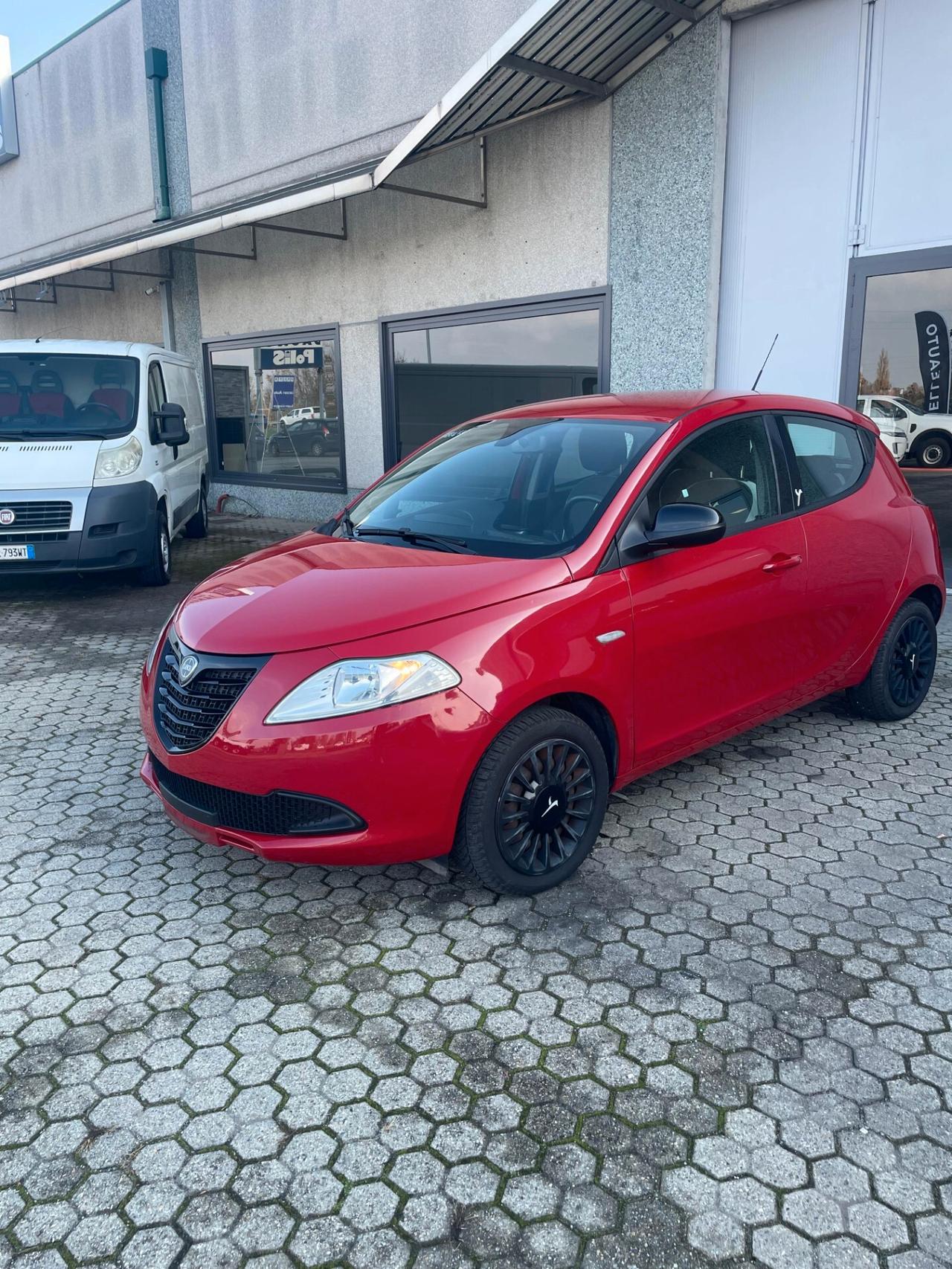 Lancia Ypsilon 1.2 69 CV 5 porte Elefantino