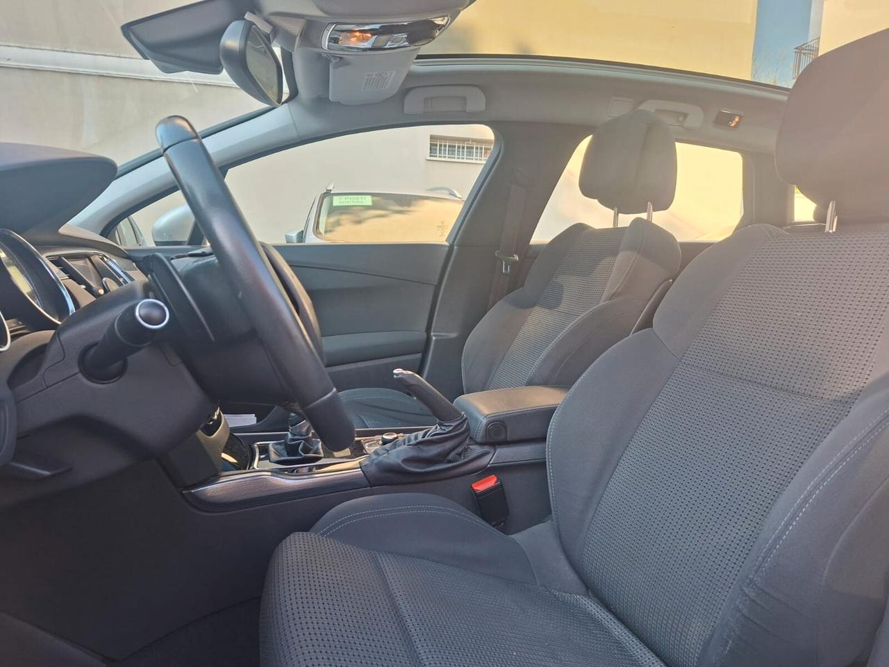 Peugeot 508 1.6 e-HDi 115CV cambio robotizzato S&S SW Ciel Allure