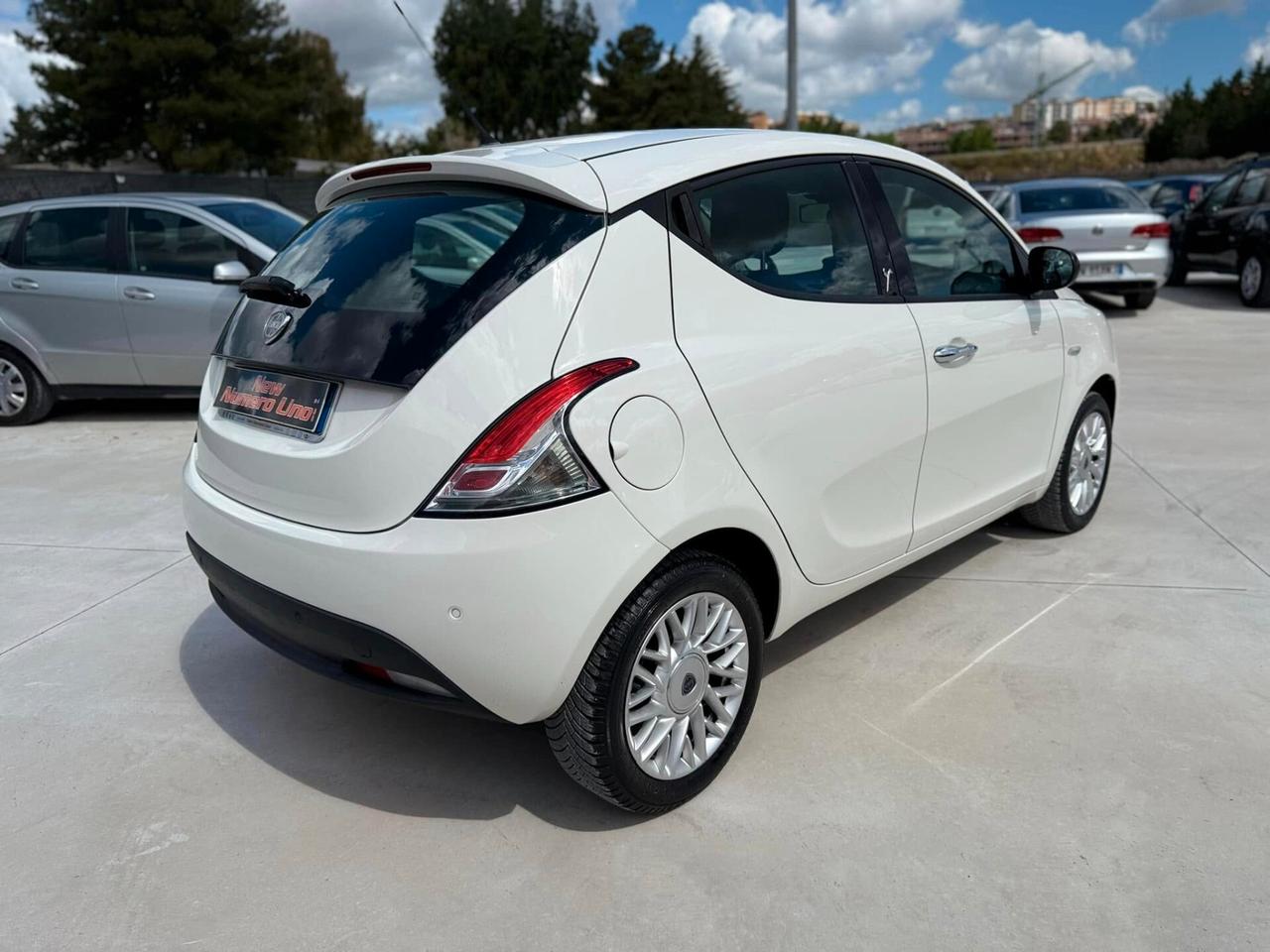 Lancia Ypsilon 1.2 69 CV 5P Gold 2015