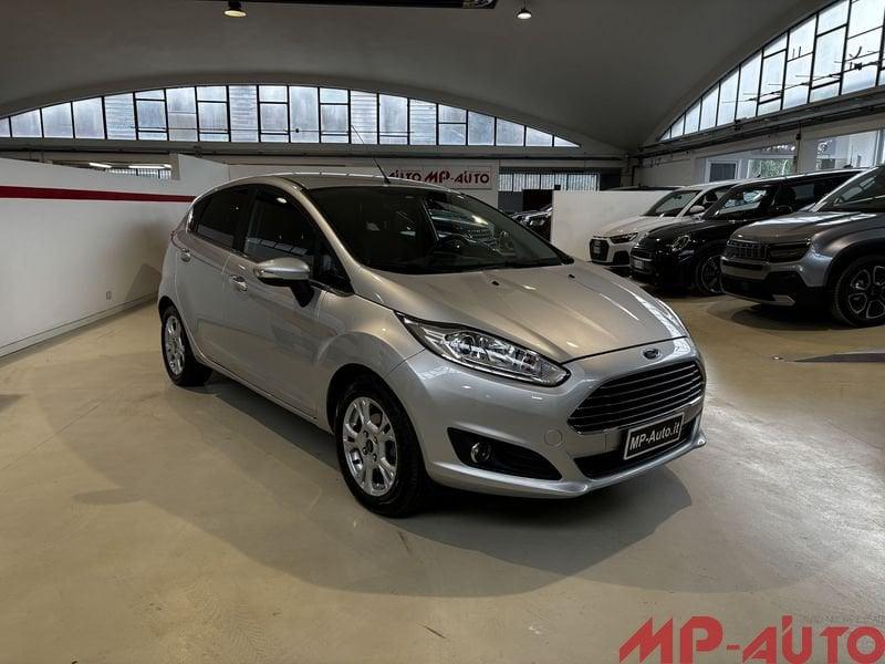 Ford Fiesta 1.2 Black & White Edition tua a 181,00 al mese