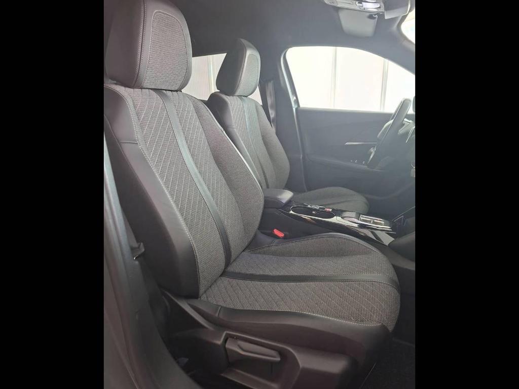 Peugeot 2008 1.5 BlueHDi Allure EAT8