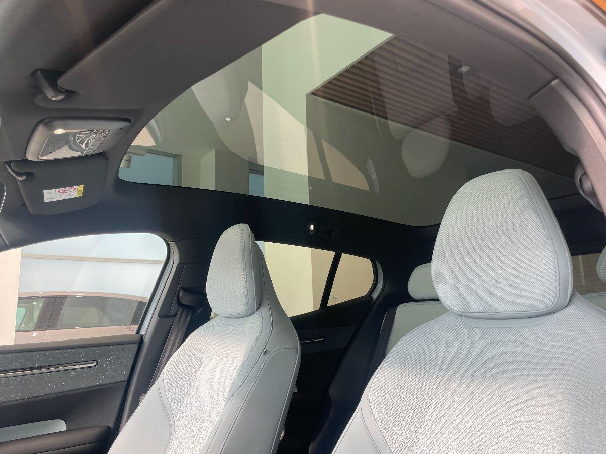 VOLVO - EX30 - Single Motor Ext. Range RWD Ultra