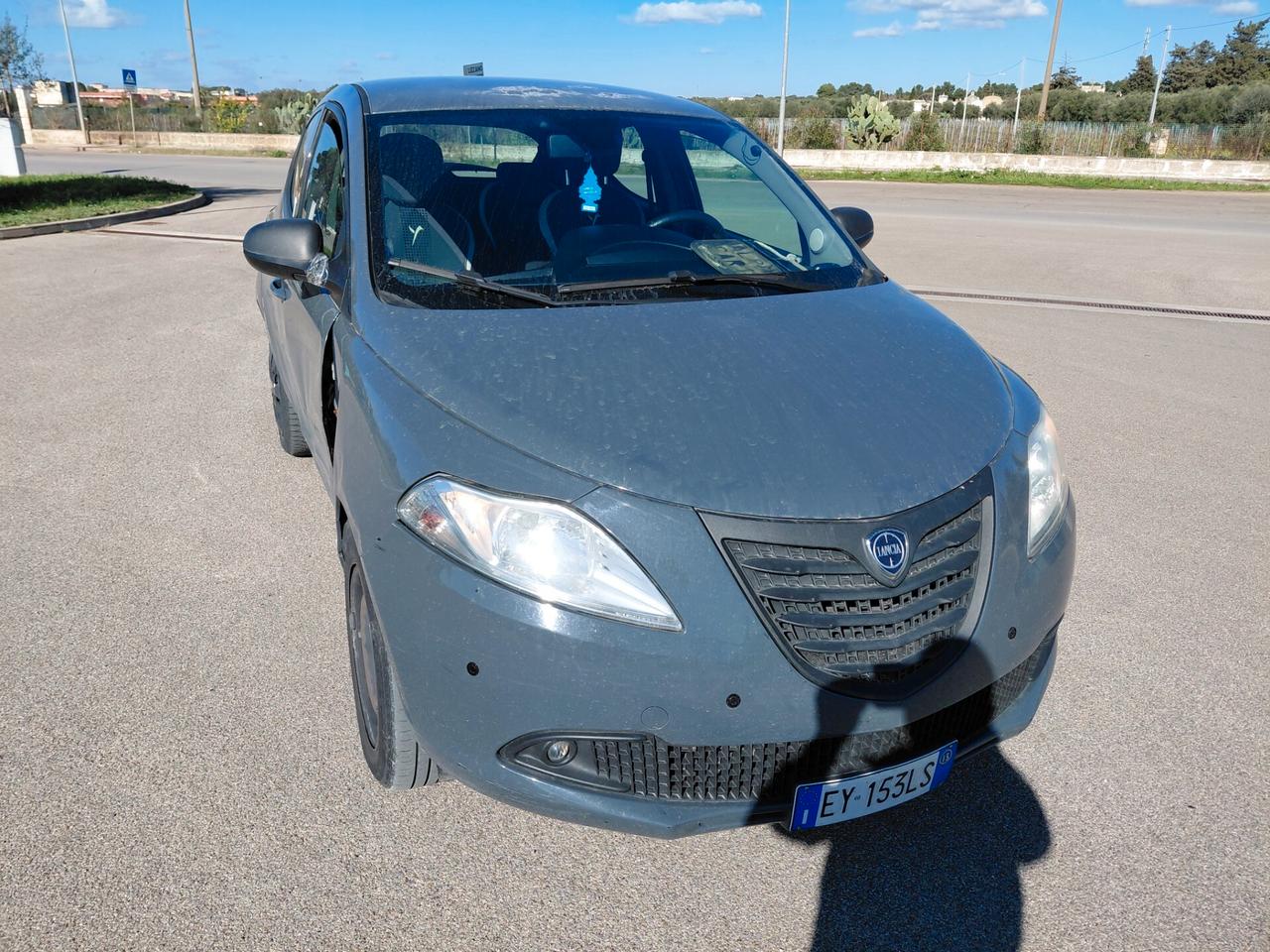 Lancia Ypsilon 0.9 TwinAir 85 CV 5 porte Metano Ecochic Gold
