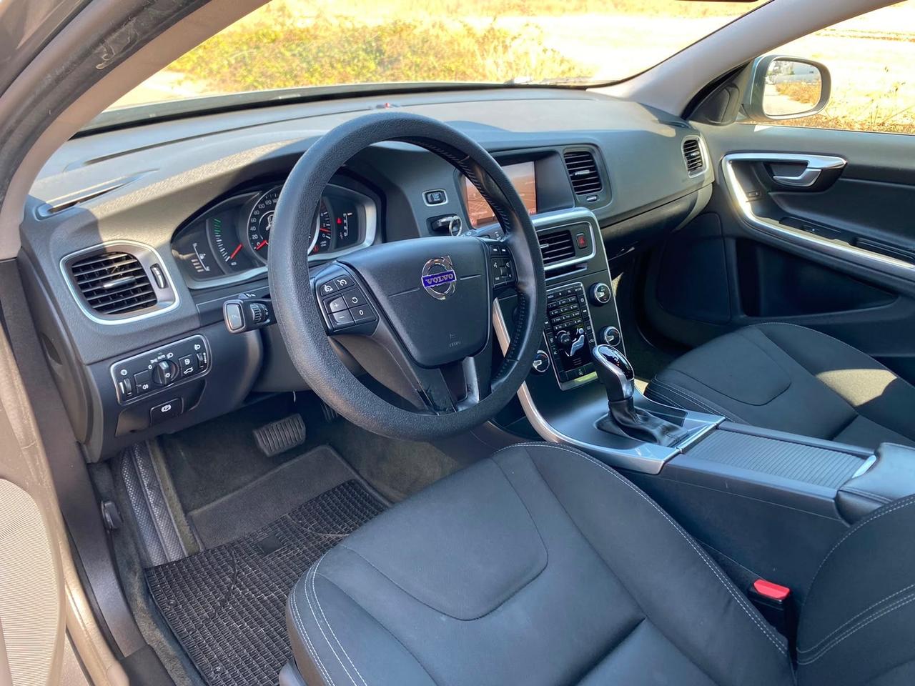 Volvo V60 D2 Geartronic Momentum