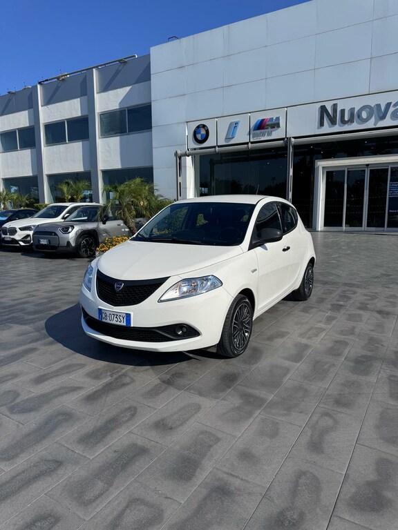 Lancia Ypsilon 5 Porte 1.0 FireFly Hybrid Silver