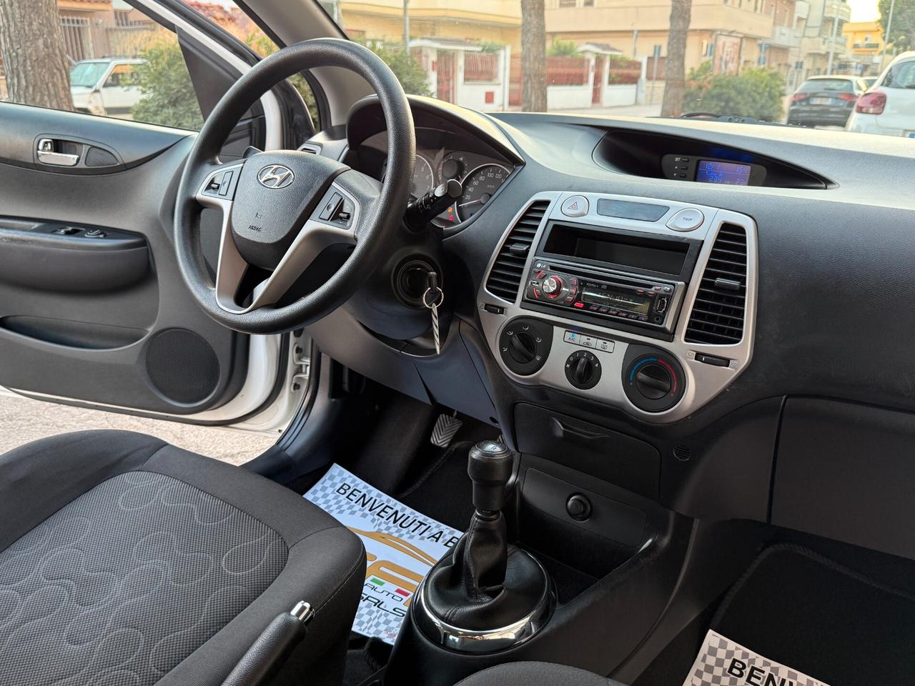 Hyundai i20 1.2 5P. SOLI KM 88.000 - 2012