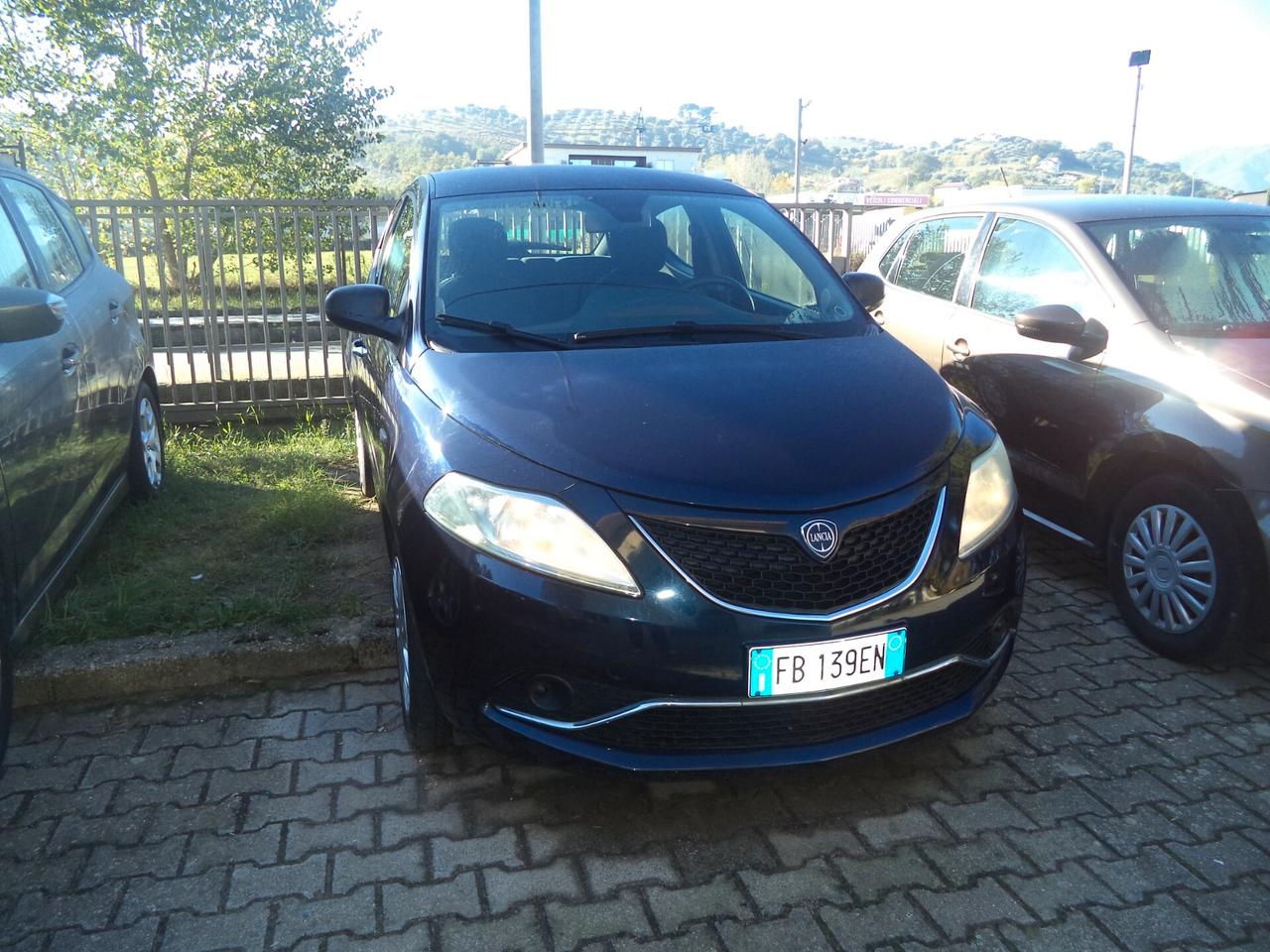 Lancia Ypsilon 1.2 69 CV 5 porte Silver