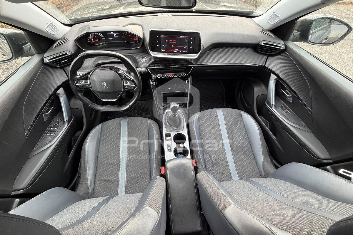 PEUGEOT 2008 PureTech 100 S&S Allure Navi Pack