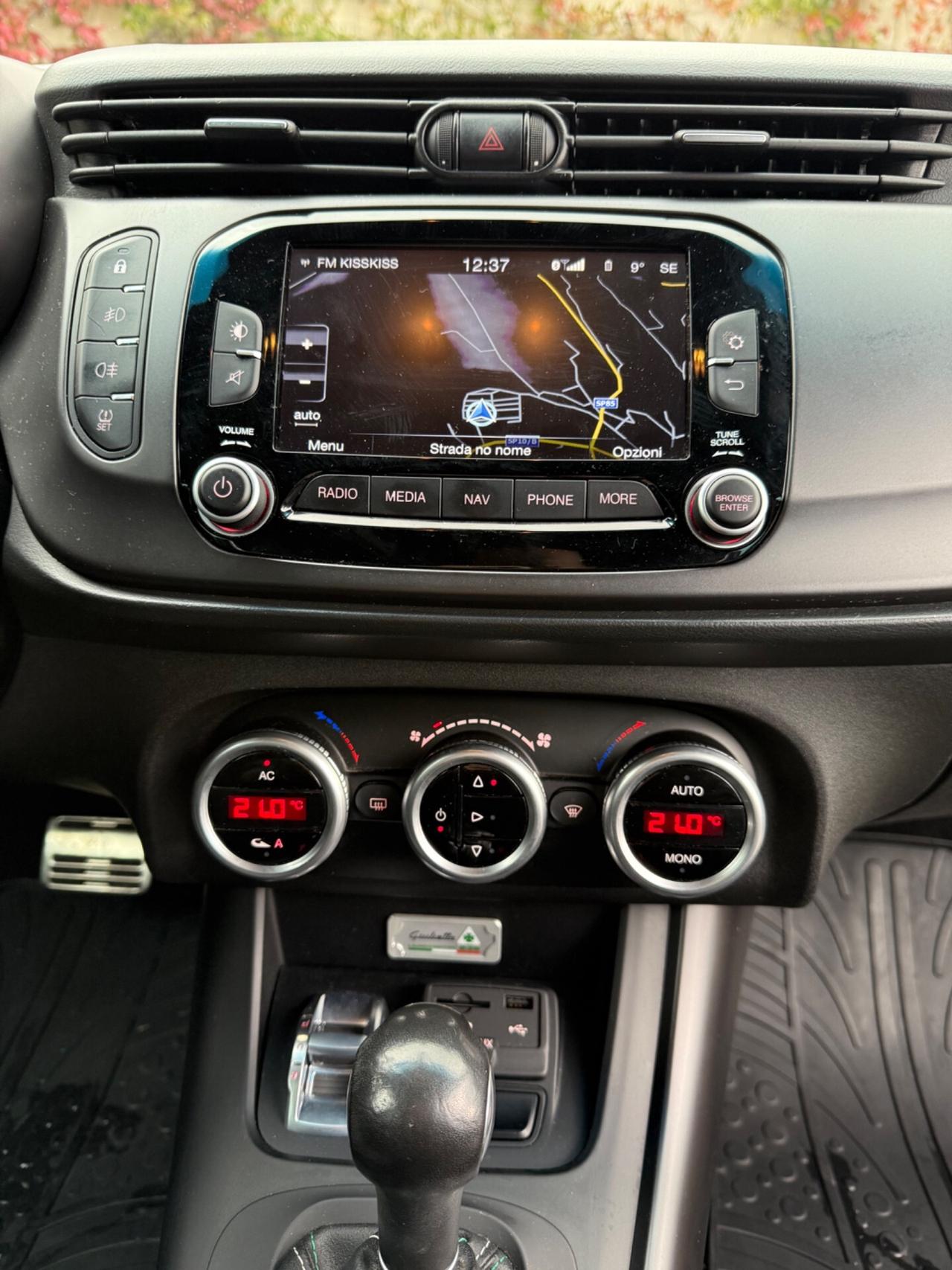 Alfa Romeo Giulietta 1750 Turbo TCT Quadrifoglio Verde Lounge Edition serie limitata N 239