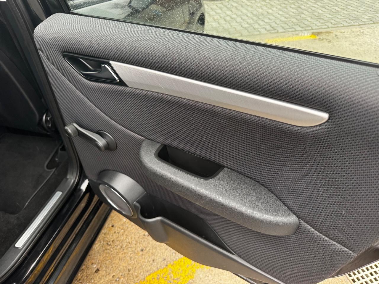 Mercedes-benz B 180 BlueEFFICIENCY neopatentati