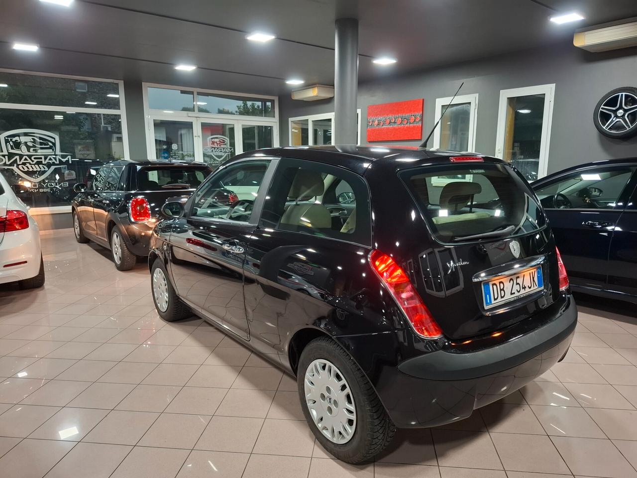 Lancia Ypsilon 1.2 benzina Neopatentati