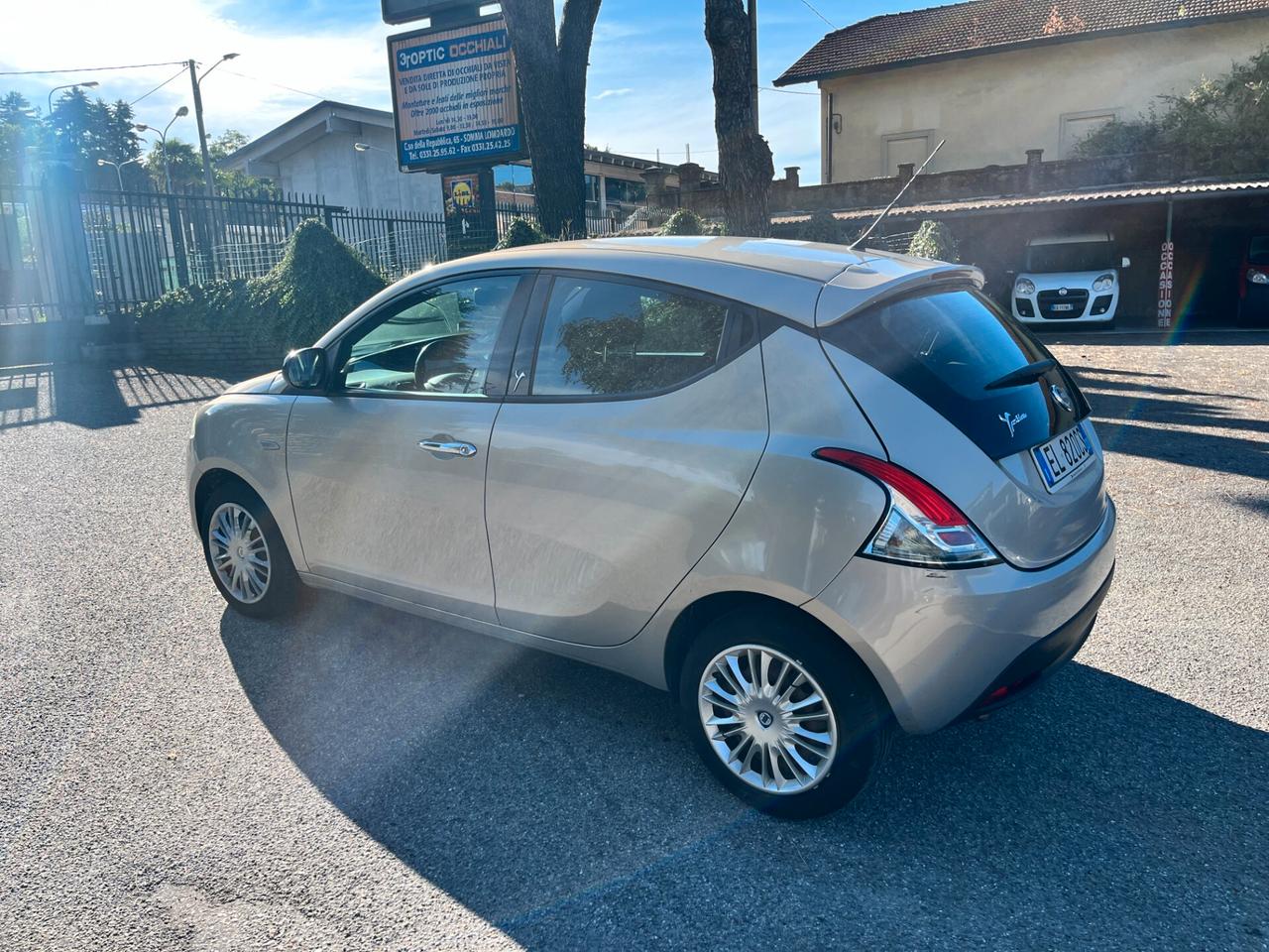 Lancia Ypsilon 1.2 69 CV 5 porte S&S Silver