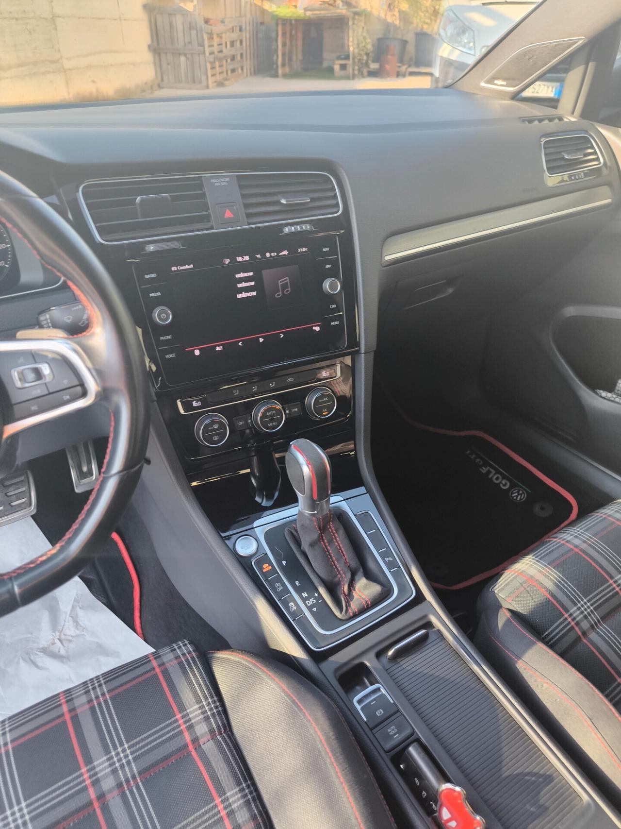 Volkswagen Golf GTI Performance 2.0 245 CV TSI DSG 5p. BMT