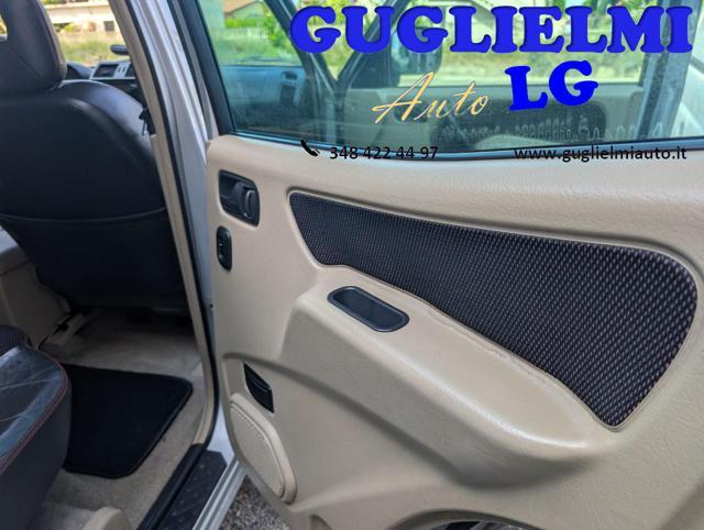 NISSAN Terrano II 2.7 Tdi 5 porte Luxury 4x4