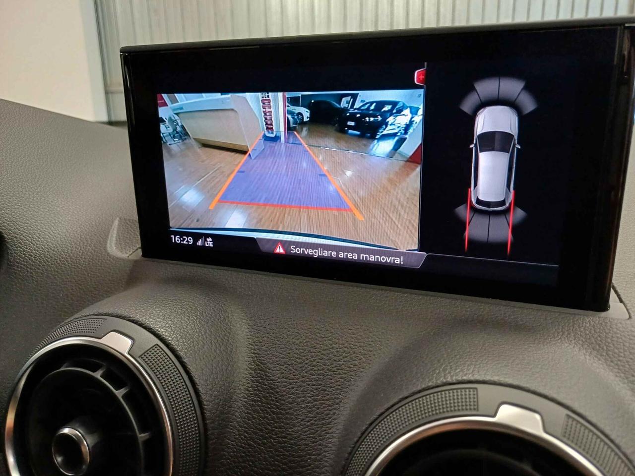 Audi Q2 30 TFSI Business Advanced