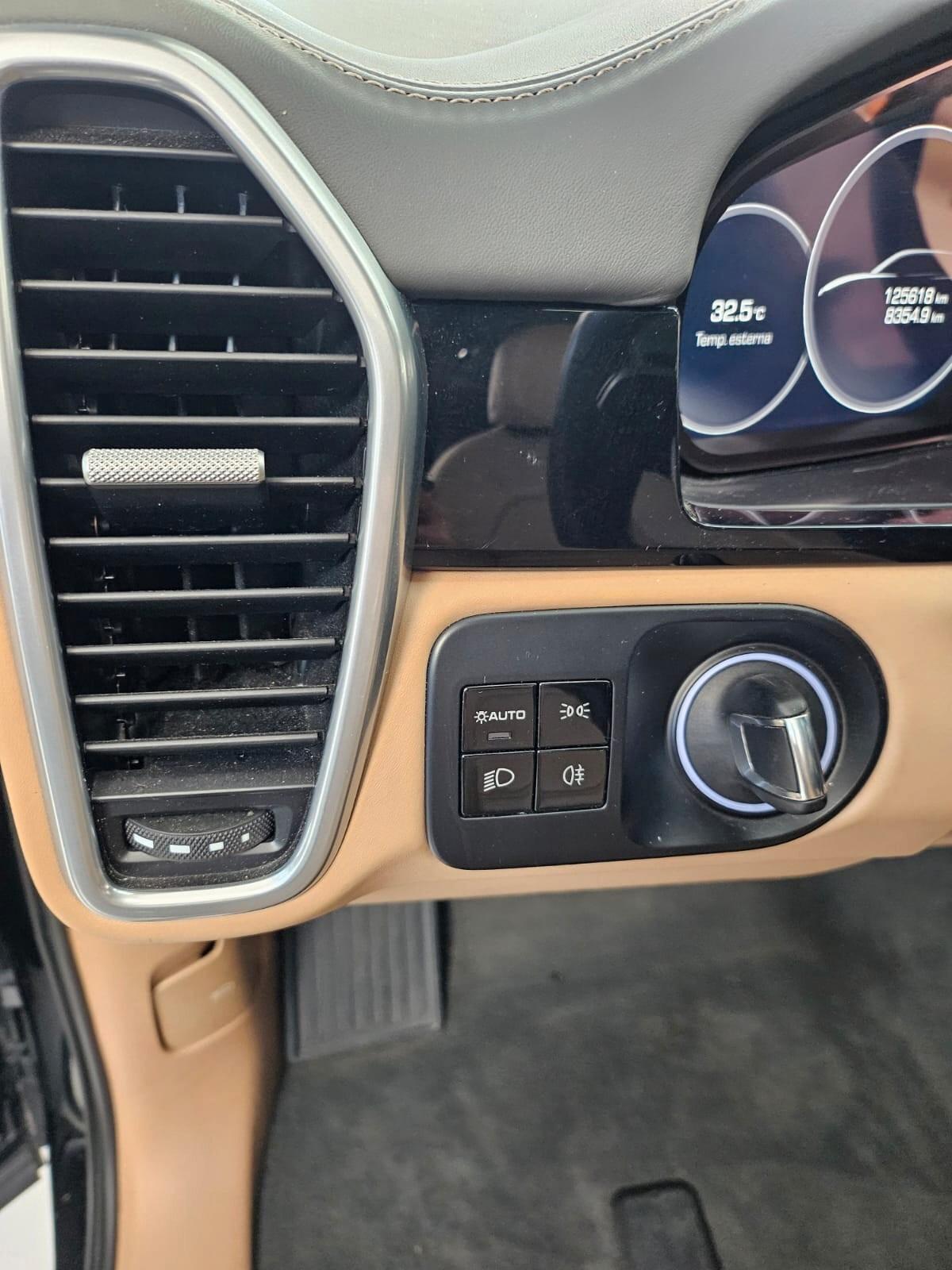 Porsche Cayenne 3.0 V6