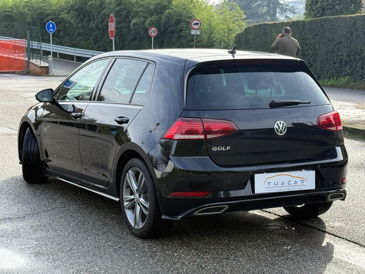 Volkswagen Golf 1.6 TDI R LINE