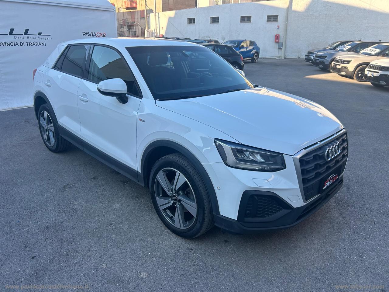 AUDI Q2 30 TDI S tronic Identity Black