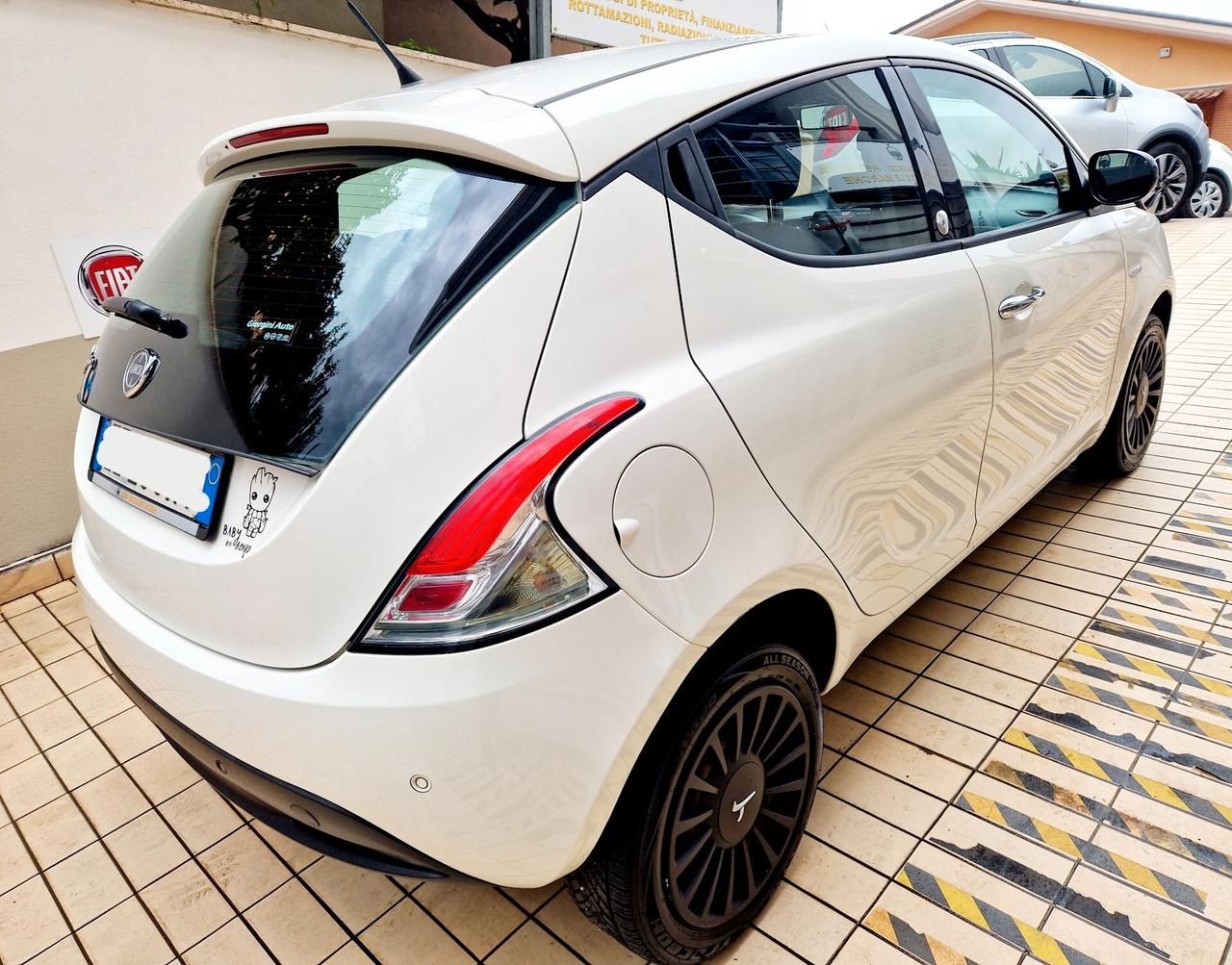 Lancia Ypsilon 1.2 69 CV 5 porte GPL Ecochic Gold