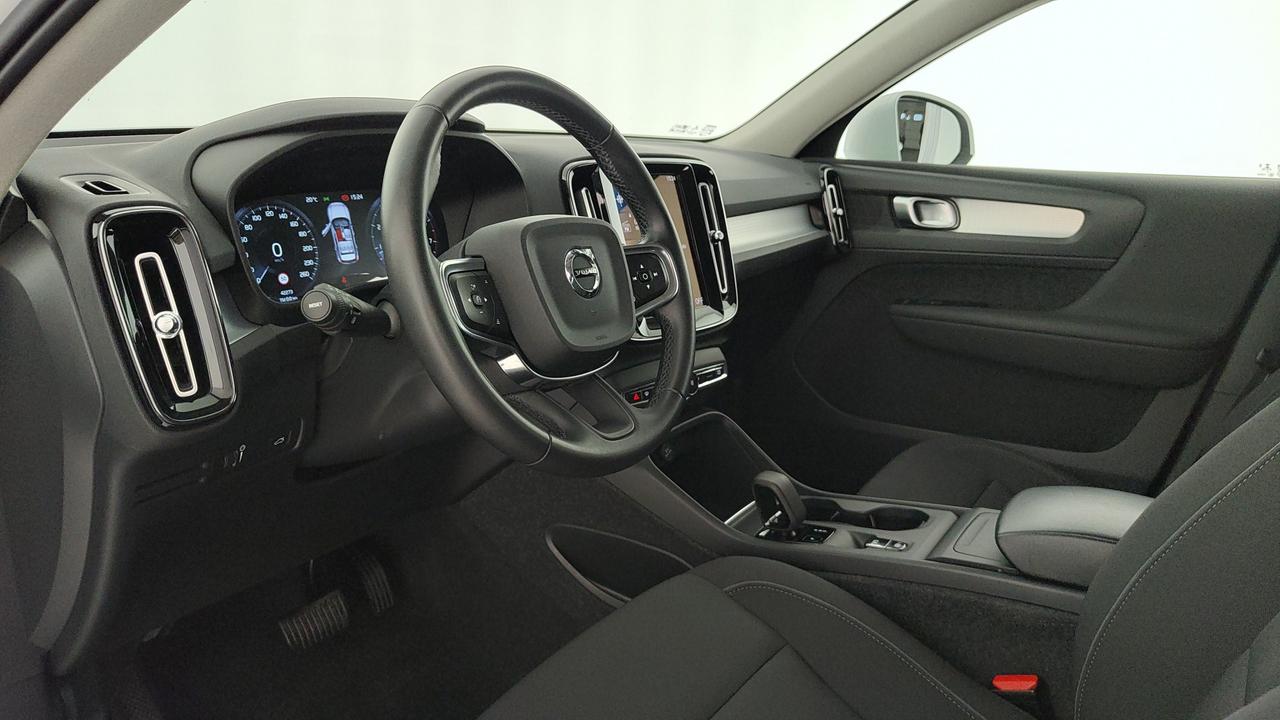 VOLVO XC40 2.0 b4 Momentum awd auto my21