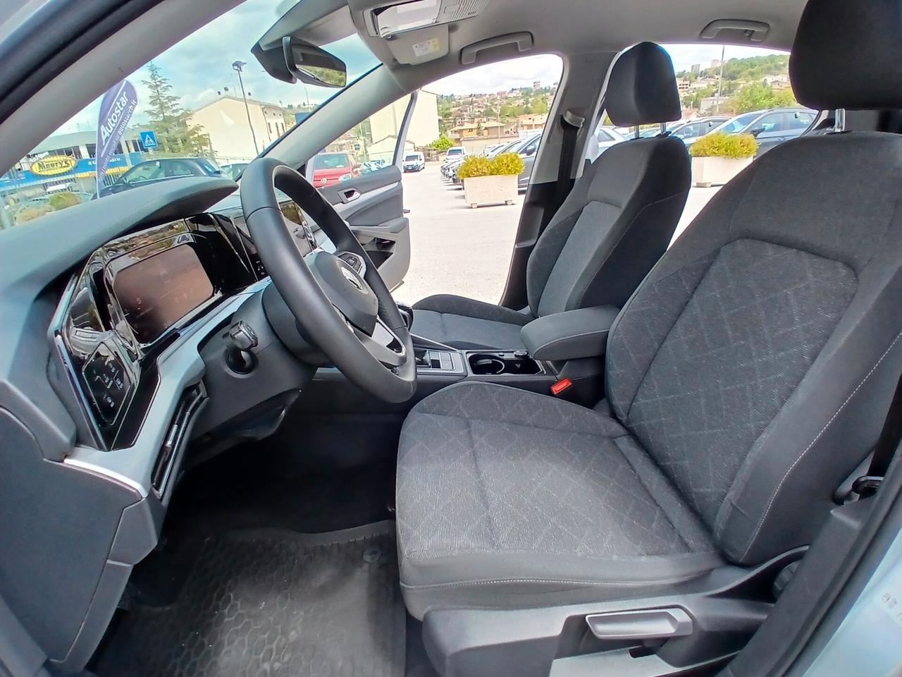 Volkswagen Golf 8 2.0 TDI 115CV 2020