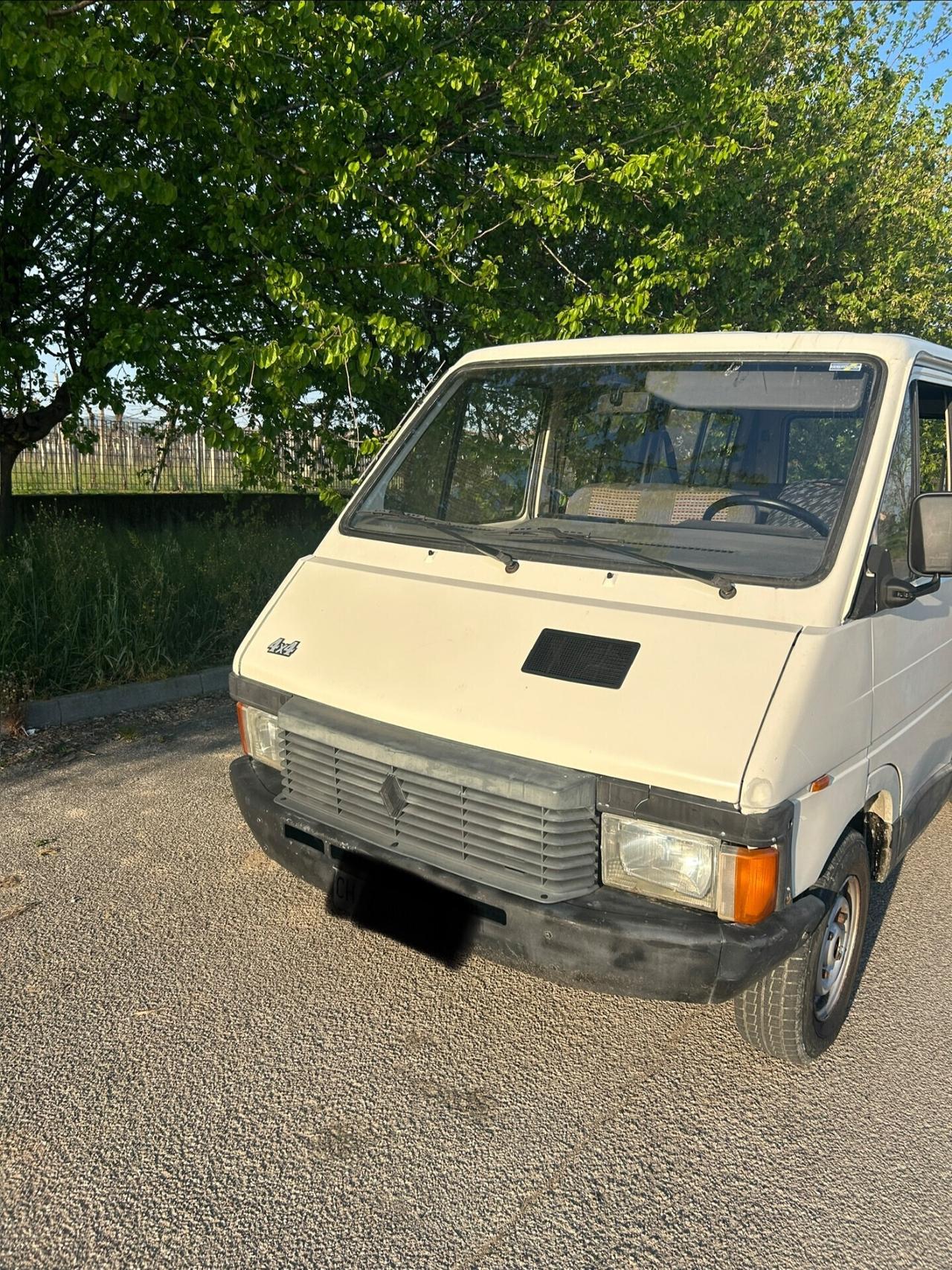Renault Trafic furgone 4x4 posti 9