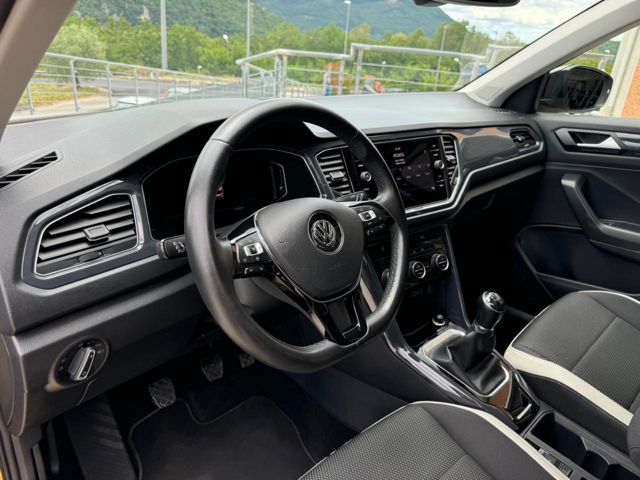 Volkswagen T-Roc 1.6 TDI SCR Advanced BlueMotion Technology R-Line TETTO